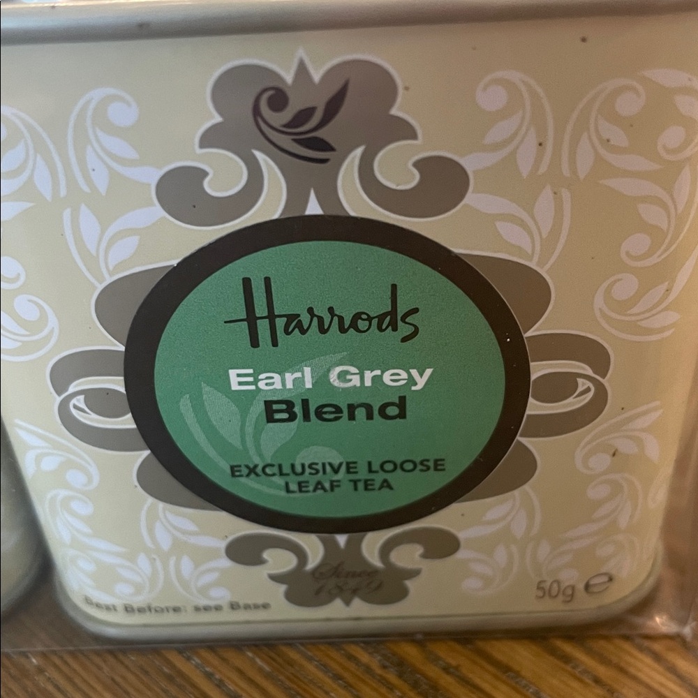 Harrods Exclusive Loose Leaf Tea Set - Featuring 3 black tea blends. - Picture 4 of 7